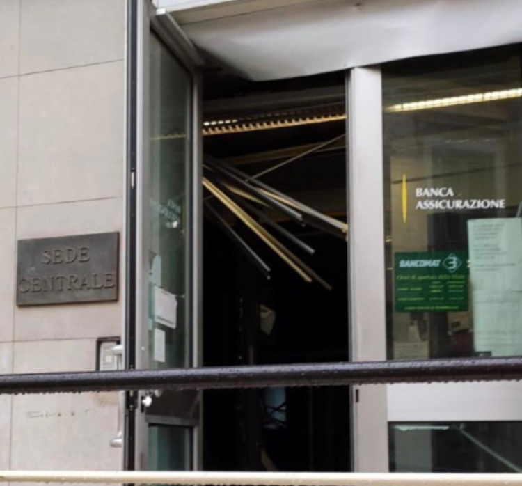 San Paolo di Civitate(FG): Bancomat nel mirino della criminalità: la provincia di Foggia assediata dai colpi agli sportelli automatici 1 6F492C1C 2F68 4767 8036 5CCC641F6775