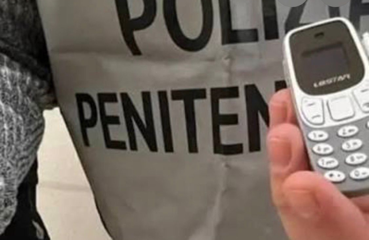 FOGGIA:L CARCERE NON BASTA TELEFONI E BATTERIE, LA CRIMINALITÀ TENTA DI TENERE APERTO IL CANALE CON L’ESTERNO 1 664683B8 163C 4CA6 869E F33AFDF8781E