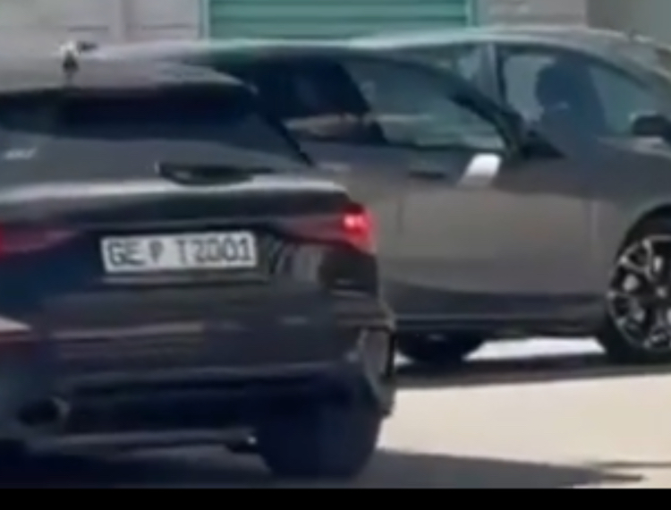 Cerignola(FG): BMW rubata in pochi minuti il furto in pieno giorno ripreso dai telefonini 2 image 35