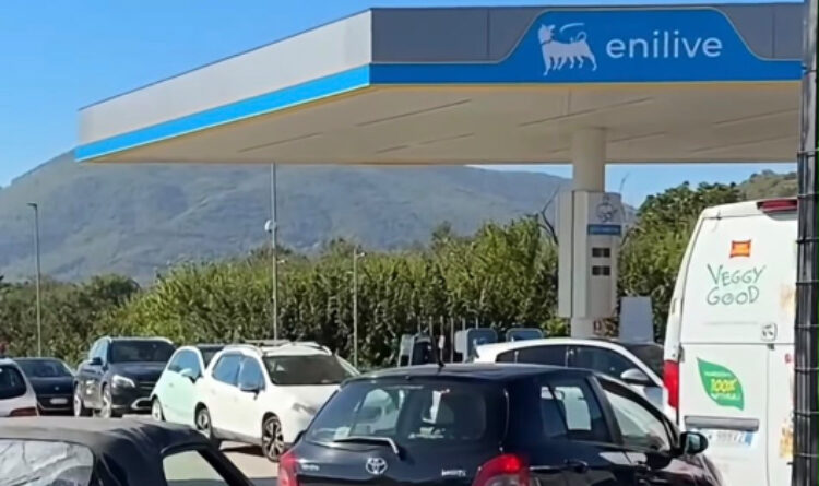 Foggia:Caro carburanti, autotrasportatori e agricoltori allo stremo il grido d’allarme di chi non ce la fa più Foggia:Caro carburanti, autotrasportatori e agricoltori allo stremo il grido d’allarme di chi non ce la fa più