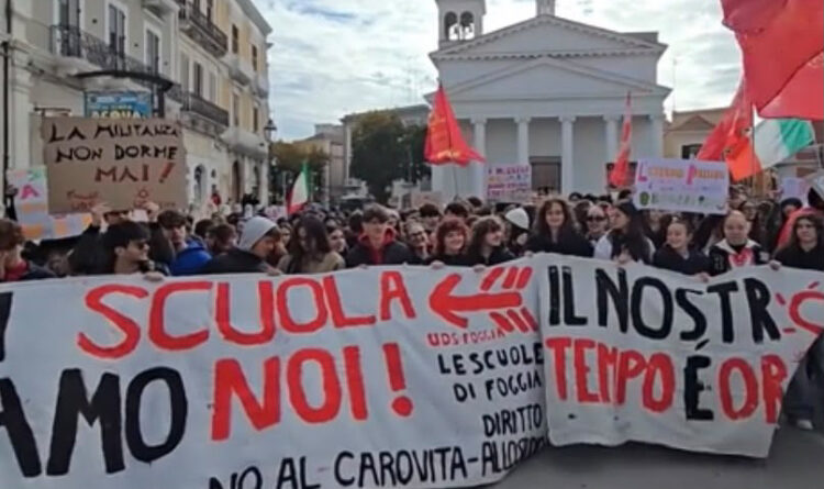 Foggia:Scuole in Capitanata, una vergogna che si trascina da anni gli studenti manifestano, le istituzioni continuano a tacere Foggia:Scuole in Capitanata, una vergogna che si trascina da anni gli studenti manifestano, le istituzioni continuano a tacere
