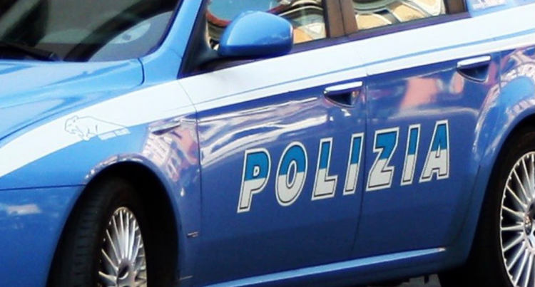 Cerignola(FG):Tre colpi di pistola contro l’auto di un imprenditore, la criminalità alza il tiro per far capire che non si scherza Cerignola(FG):Tre colpi di pistola contro l’auto di un imprenditore, la criminalità alza il tiro per far capire che non si scherza