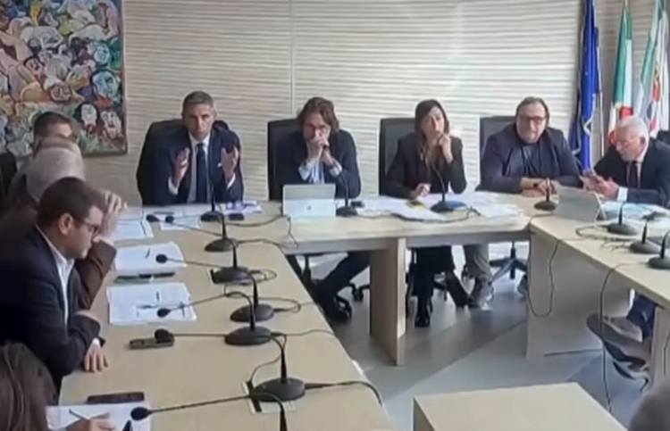 Puglia:Sanità pugliese, scontro in Commissione scintille tra Pagliaro e Pentassuglia. Seduta sospesa e insulti dopo lo stop 1 FBA9DA09 023A 4D29 BC39 D6CB5E54920C