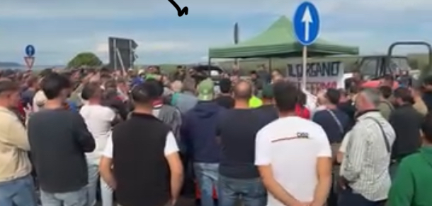 Foggia:Capitanata in ginocchio, la protesta rischia di bloccare il territorio scaffali vuoti e trasporti fermi 5 image 37
