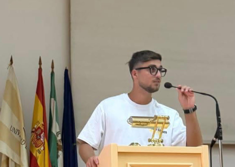 Esteri:Antonio Narciso, da Foggia alla Spagna sopravvive all’incidente ferroviario e si mette al servizio dei soccorritori 2 image 59